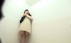 Pissing Japanese Hos