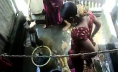 Bangla Desi Town Women Washing In Dhaka Town Hq (5)