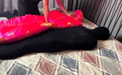 mummy and vacuum bed