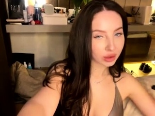 Brunette Solo Webcam Masturbation