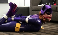 Amateur cd in latex masturbating dildoing