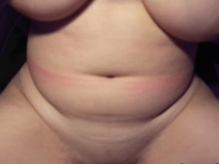 Bigbooty slut cockriding in van