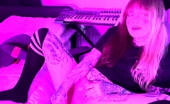 Cute amateur teen girl toying her pussy in bed on cam