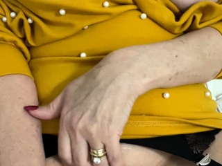 Big boobs milf masturbates with her dildo
