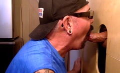 Dirty mature deepthroating in gloryhole