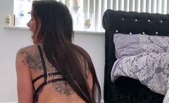 Masturbating solo babe loves her toys