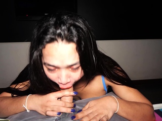 Curvy Asian ladyboy happy end massage