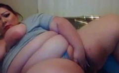 BBW Girl Pleasures Herself on Webcam